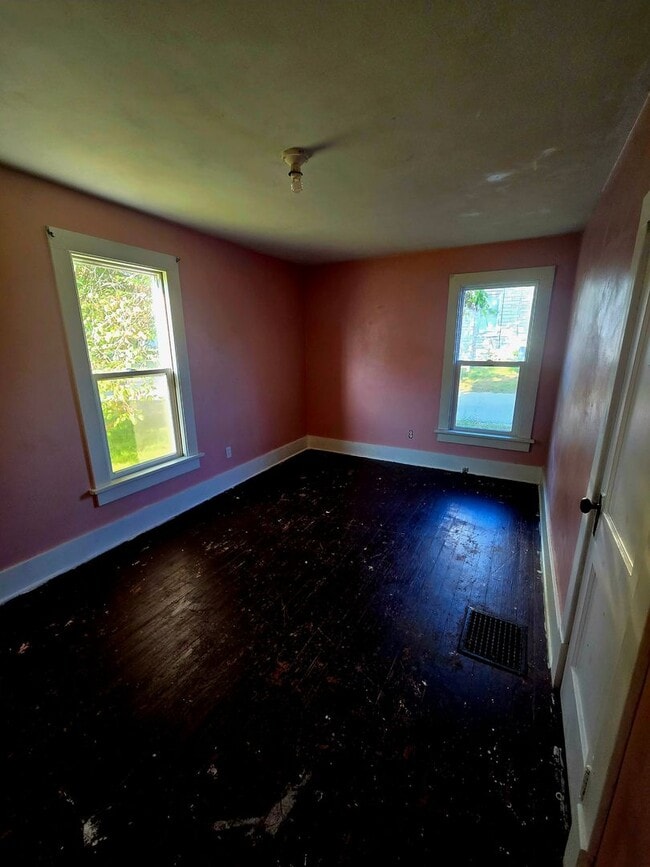 property at 532 W Calhoun St