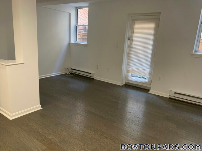108 Jersey St, Unit C in Boston, MA - Building Photo - Building Photo