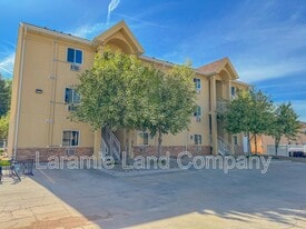 1157 N 17th St in Laramie, WY - Building Photo