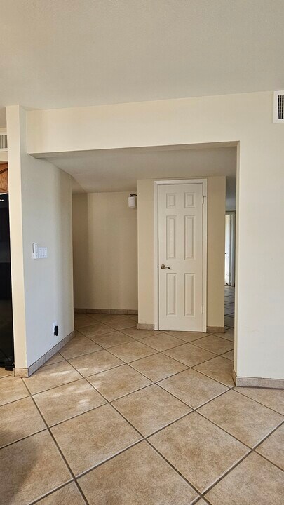 2325 N 66th St in Scottsdale, AZ - Building Photo