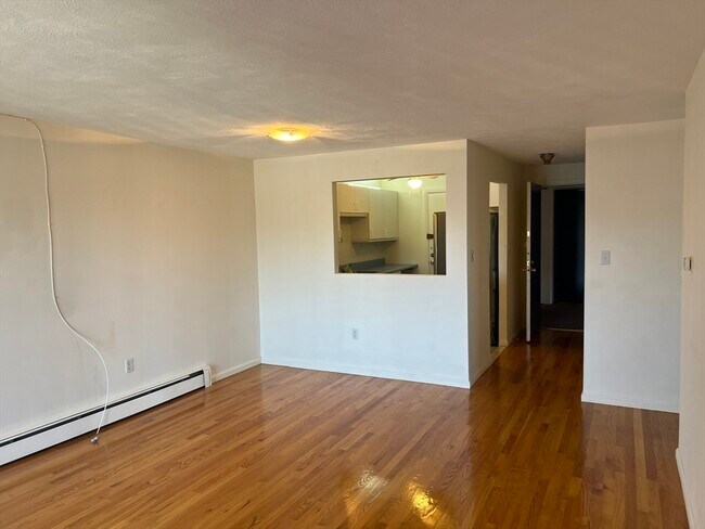 200 Governors Dr in Winthrop, MA - Foto de edificio - Building Photo