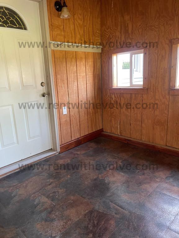 1377 W Stockyard Rd in Winchester, IN - Building Photo - Building Photo