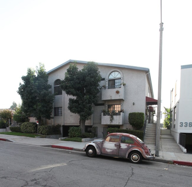 344 E Santa Anita Ave in Burbank, CA - Foto de edificio - Building Photo