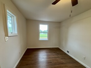 356 A Ct in Suffield, CT - Building Photo - Building Photo