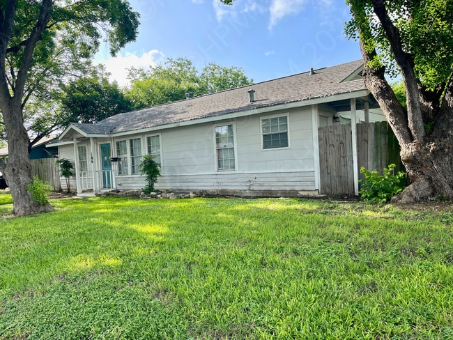 166 Fargo Ave in San Antonio, TX - Building Photo - Building Photo