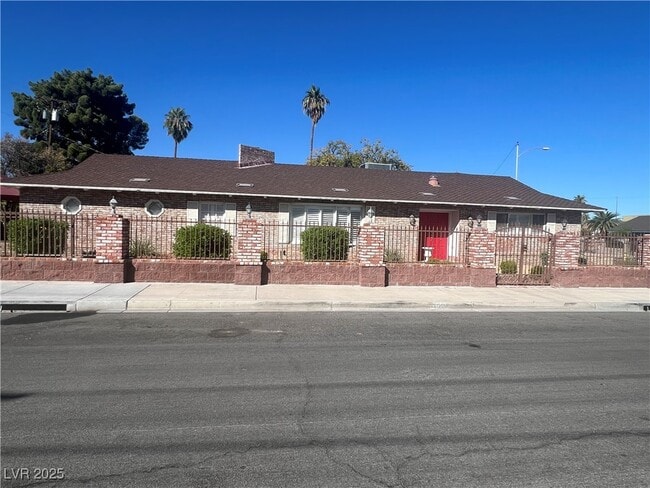 1650 Waldman Ave in Las Vegas, NV - Building Photo - Building Photo