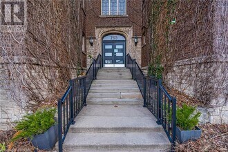 285 King St W in Hamilton, ON - Building Photo - Building Photo