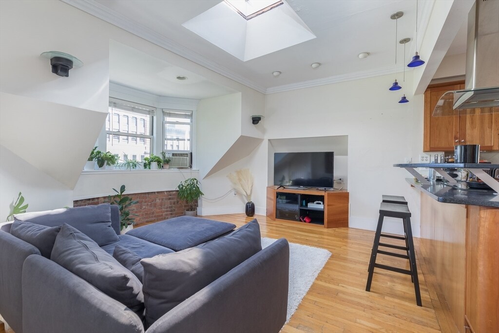 41 Worcester Sq, Unit 7 in Boston, MA - Foto de edificio