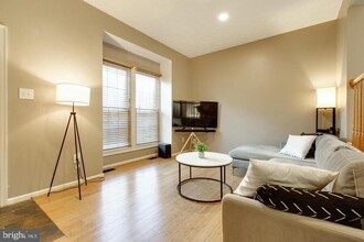 3400 Oak W Dr in Ellicott City, MD - Building Photo - Building Photo