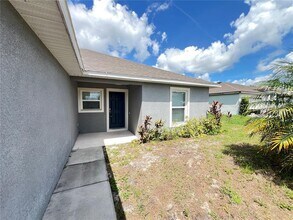 1902 Laredo Dr in Deltona, FL - Building Photo - Building Photo