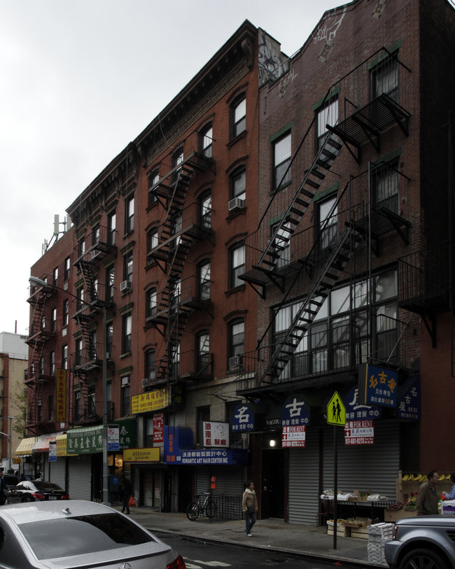 86-90 Hester St in New York, NY - Building Photo - Building Photo