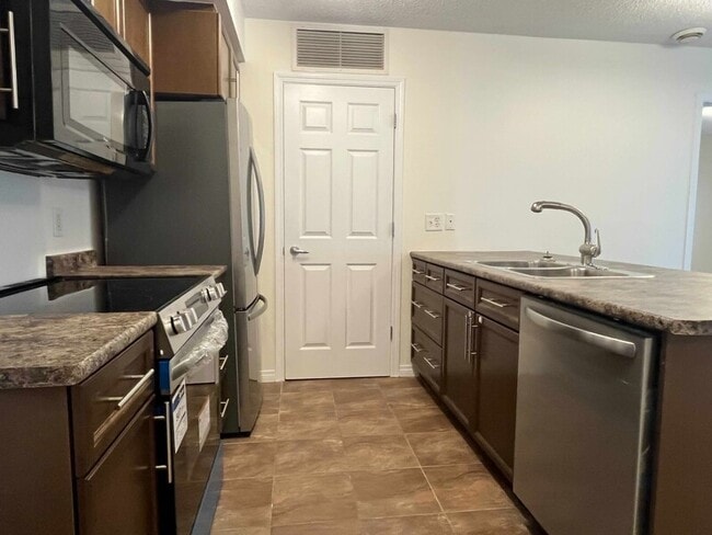 6925-199 199 St NW in Edmonton, AB - Building Photo - Building Photo