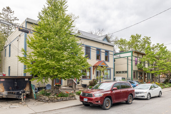 162-172 Drummond St in Ottawa, ON - Building Photo - Building Photo