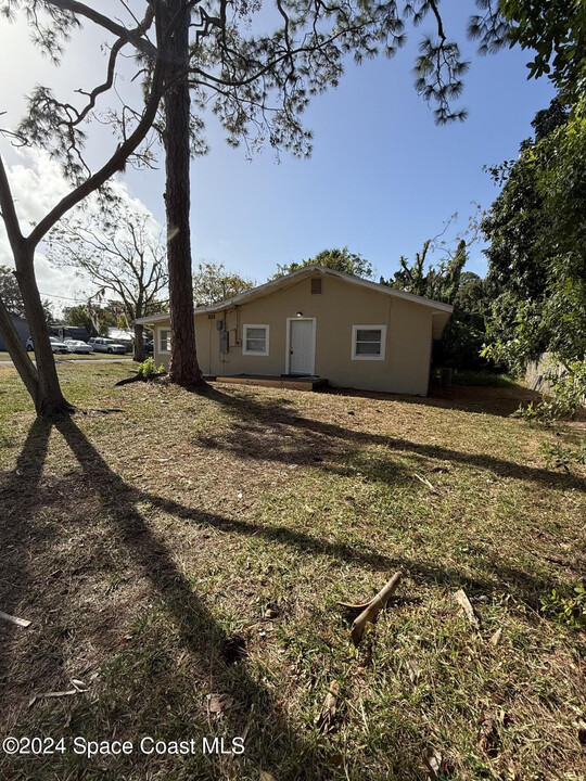 4100 Alpine Ln in Titusville, FL - Building Photo