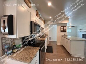 16633 NW 173rd Terrace in Alachua, FL - Building Photo - Building Photo