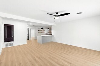 6906 Twin Crest Dr in Austin, TX - Building Photo - Building Photo