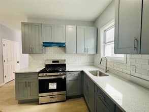 8 Morgan Ave, Unit 3 in Poughkeepsie, NY - Building Photo - Building Photo