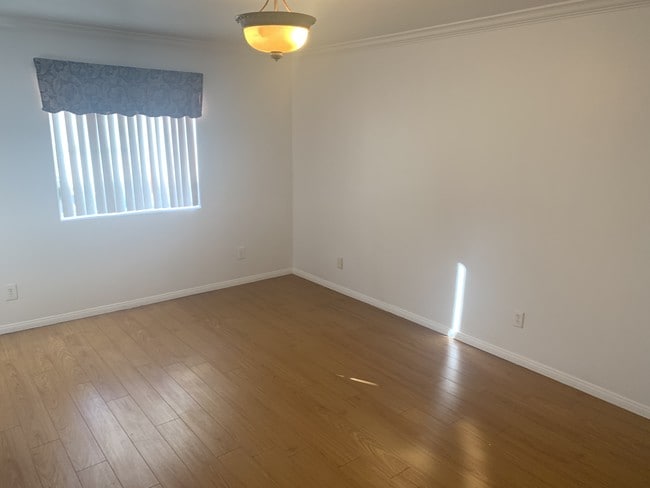 1754 N Alexandria Ave, Unit 1/2 in Los Angeles, CA - Building Photo - Building Photo