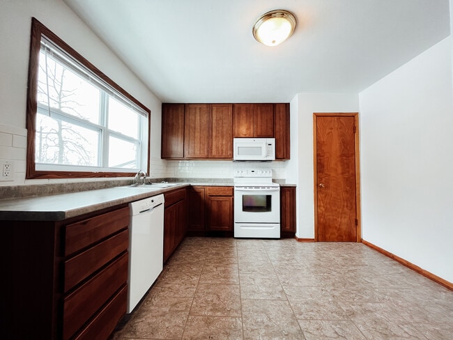 property at 921 Rainbow Dr