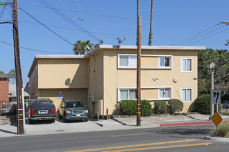 2041 Cloverfield Blvd in Santa Monica, CA - Building Photo - Building Photo