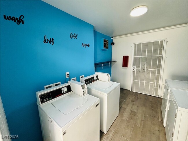 property at 1922 Fairfield Ave