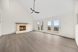 1216 Rip Jay Cir in Canyon Lake, TX - Building Photo - Building Photo