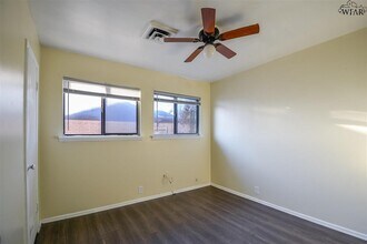 1604 Red Fox Rd in Wichita Falls, TX - Building Photo - Building Photo