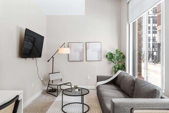 205 W 4th St, Unit SI ID1465696P in Cincinnati, OH - Foto de edificio - Building Photo