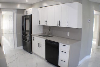 515 S 61st Terrace in Hollywood, FL - Building Photo - Building Photo