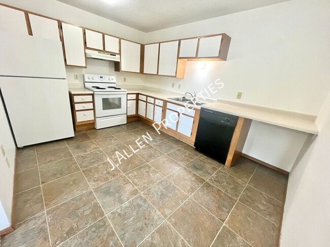 904 Riverfront Rd in Norfolk, NE - Building Photo - Building Photo