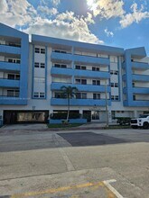 7440 Harding Ave in Miami Beach, FL - Building Photo - Building Photo