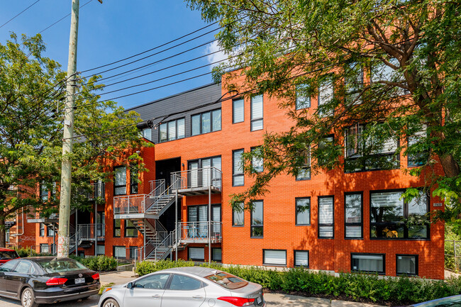 743 Saint-Rémi Rue in Montréal, QC - Building Photo - Building Photo