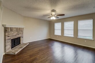 2538 St Luke Ln in Dallas, TX - Building Photo - Building Photo