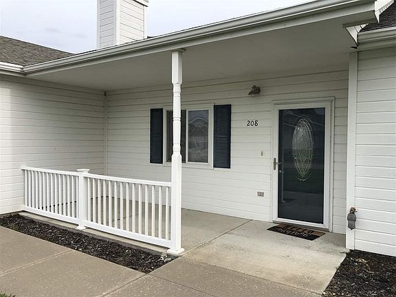 208 Northfield Rd in Manhattan, KS - Foto de edificio - Building Photo