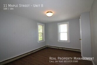 11 Maple St in Rochester, NH - Building Photo - Building Photo