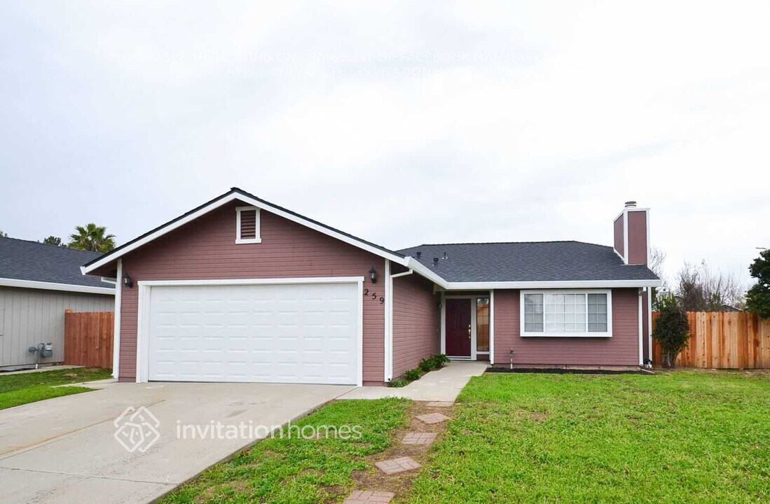 259 W E St in Galt, CA - Building Photo