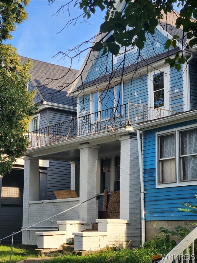 325 Breckenridge St