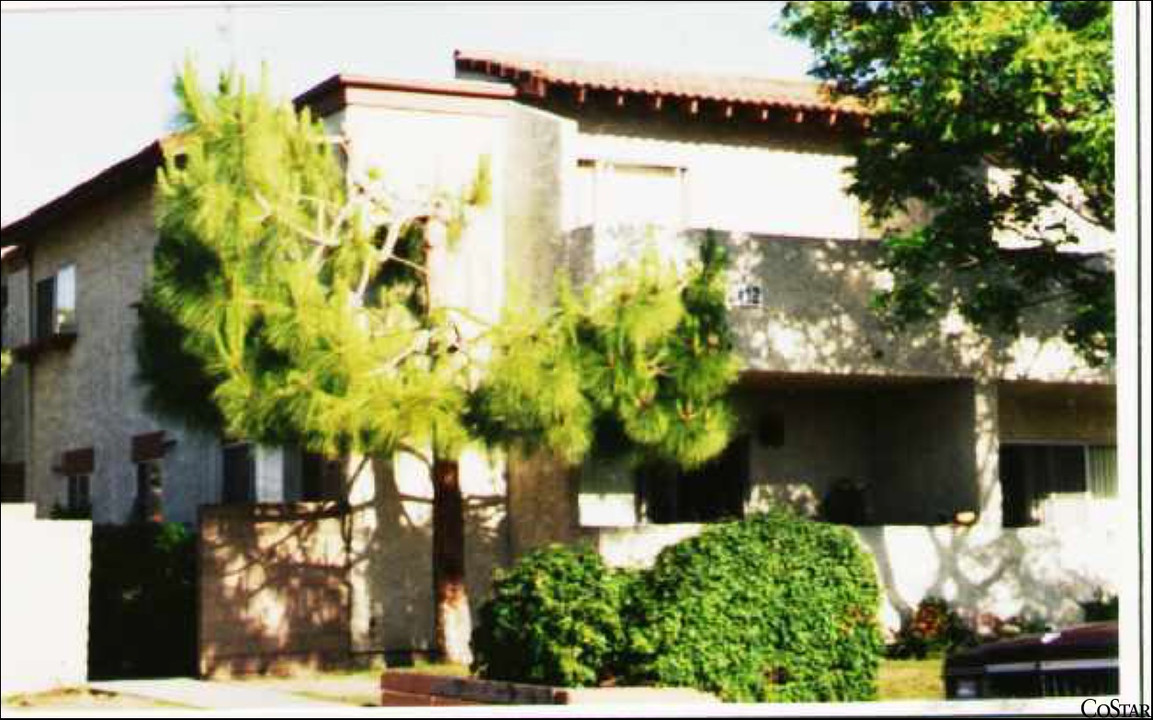 Ferndale Apartments in Stanton, CA - Building Photo