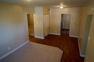 Jackson Apartments in St. Louis, MO - Building Photo - Interior Photo