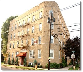 Devon Court in Bloomfield, NJ - Foto de edificio - Building Photo