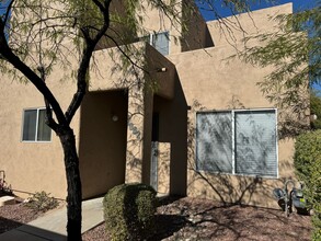 1062 N Pressyc Pl-Unit -Pressyc1062 in Tucson, AZ - Foto de edificio - Building Photo