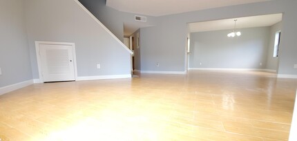 124 Weybridge Cir in Royal Palm Beach, FL - Building Photo - Building Photo