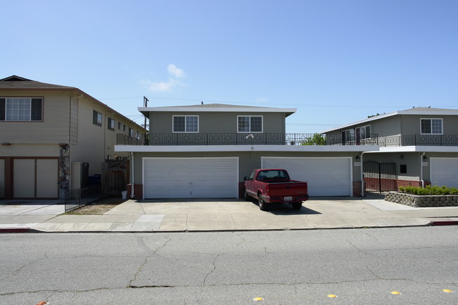 3568 Rolison Rd in Redwood City, CA - Building Photo - Building Photo