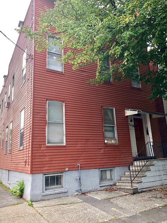 106 Spring St in Albany, NY - Building Photo