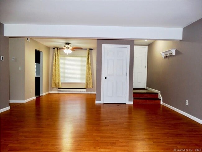 155 Candlewood Dr in South Windsor, CT - Building Photo - Building Photo