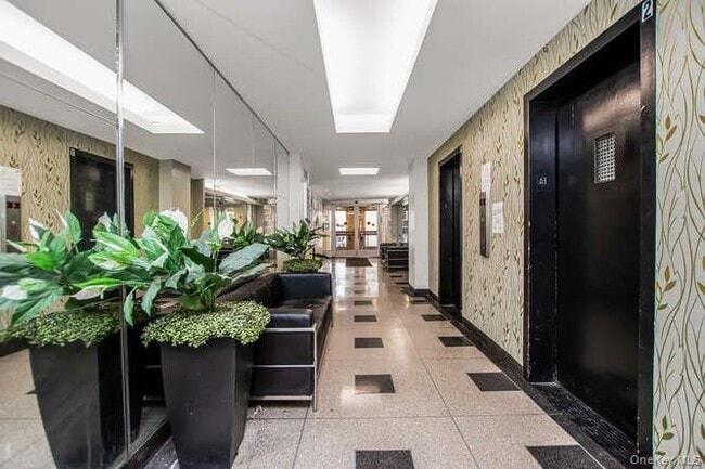 6 Fordham Hill Oval in Bronx, NY - Building Photo - Building Photo