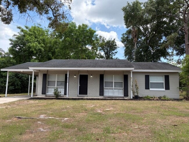 property at 5216 Palisades Dr