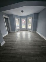 213 E 28th St in Erie, PA - Building Photo