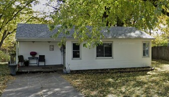 706 E 27th St S in Newton, IA - Building Photo