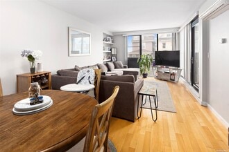 91-16 Shore Front Pkwy-Unit -2C in Queens, NY - Building Photo - Building Photo